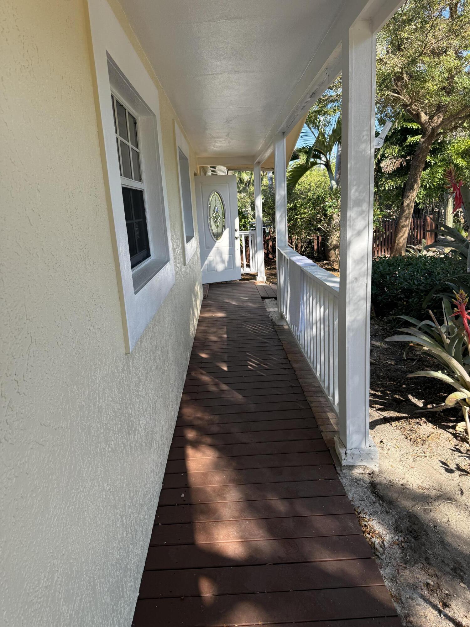 PARADISE PORT - Residential Lease