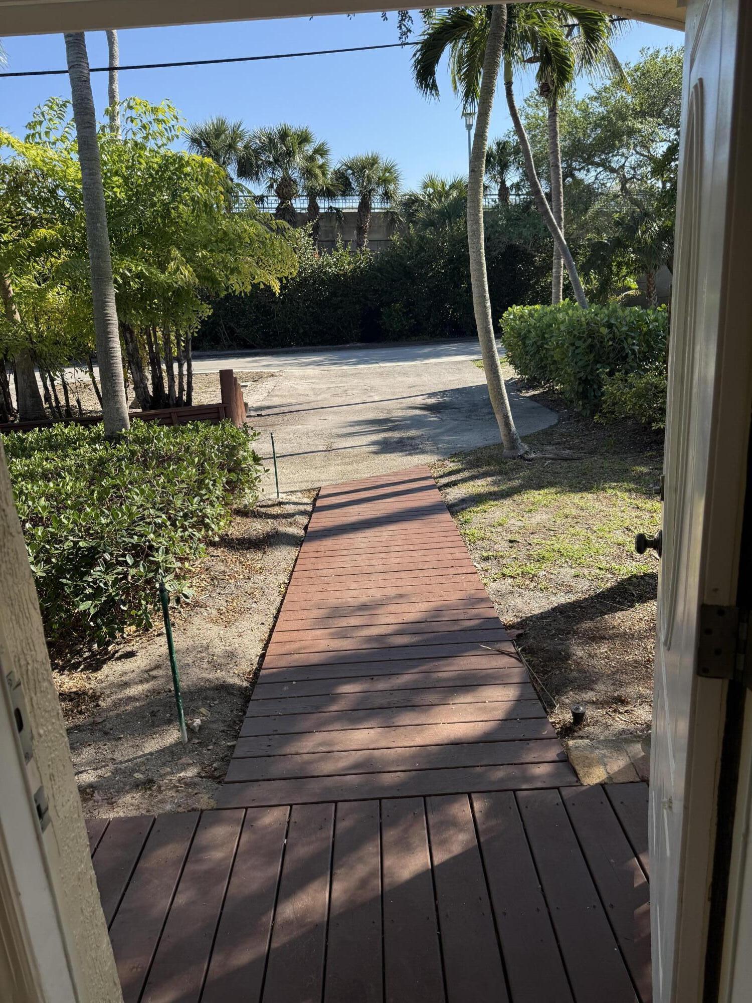 PARADISE PORT - Residential Lease