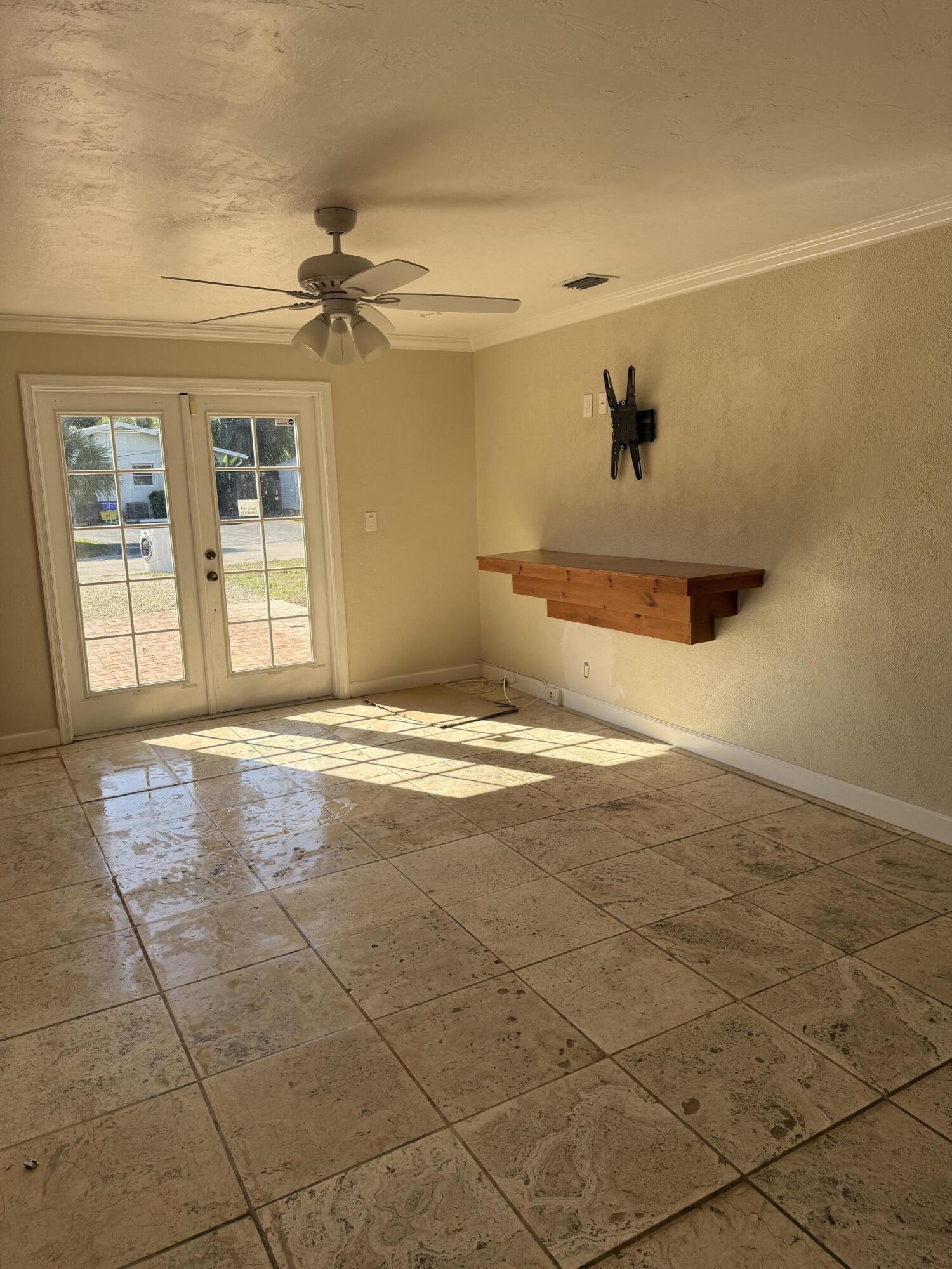 PARADISE PORT - Residential Lease