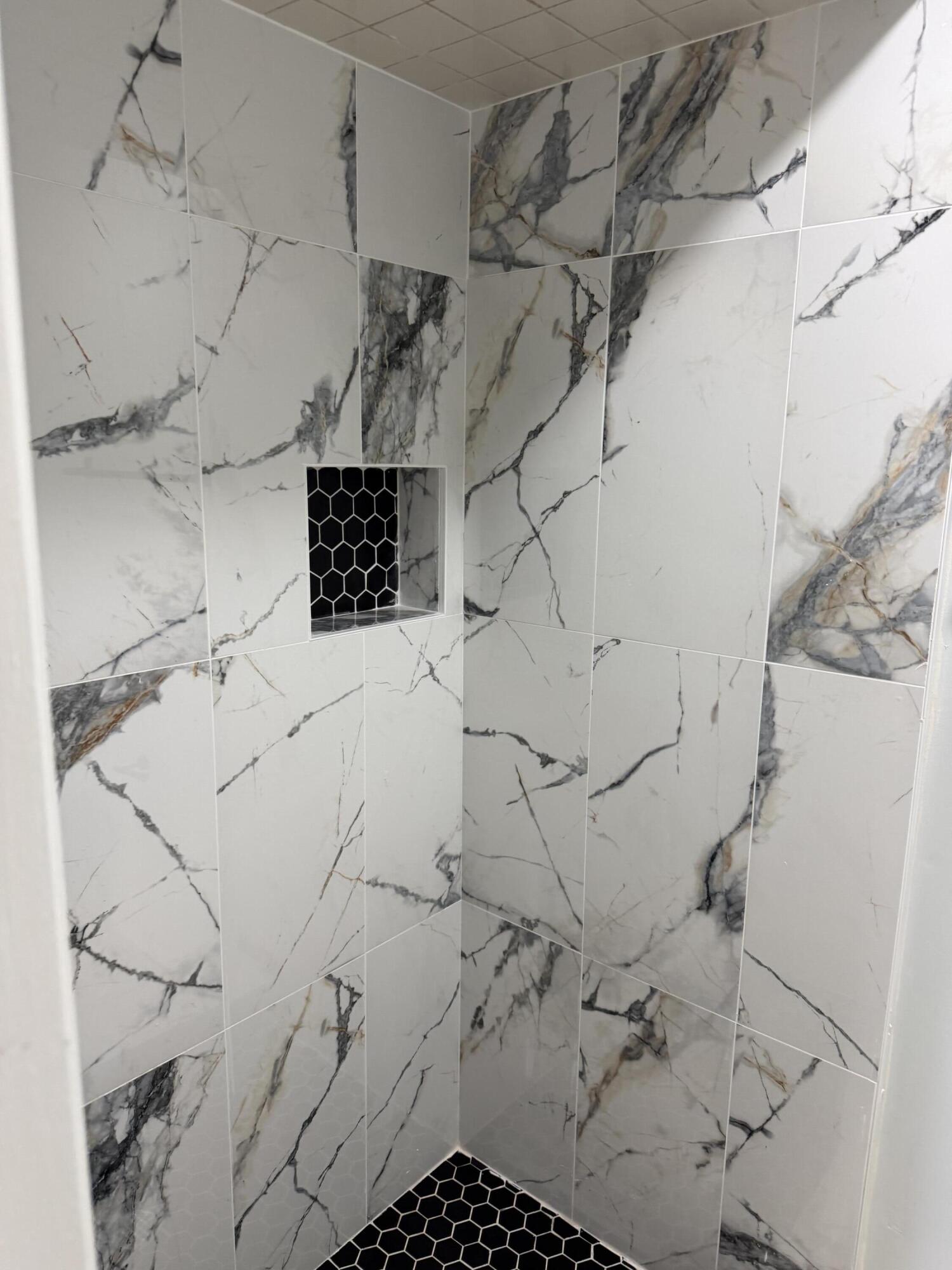 DIANE MANOR - Residential Lease