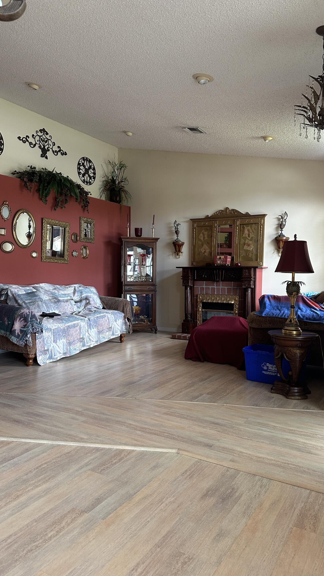 CRESTWOOD UNIT 1 PL 2 - Residential Lease