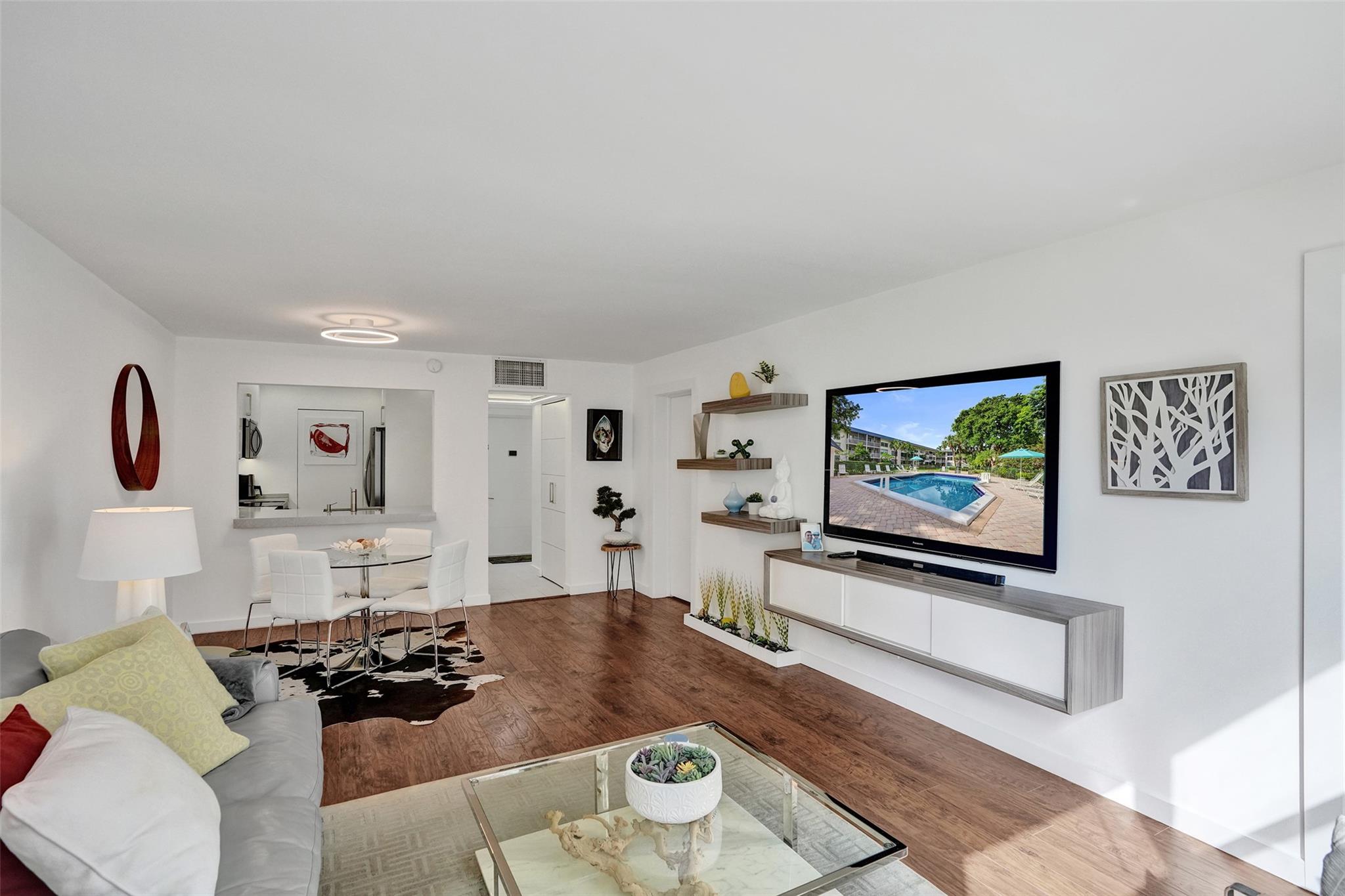 Kings Park Condominium - Residential