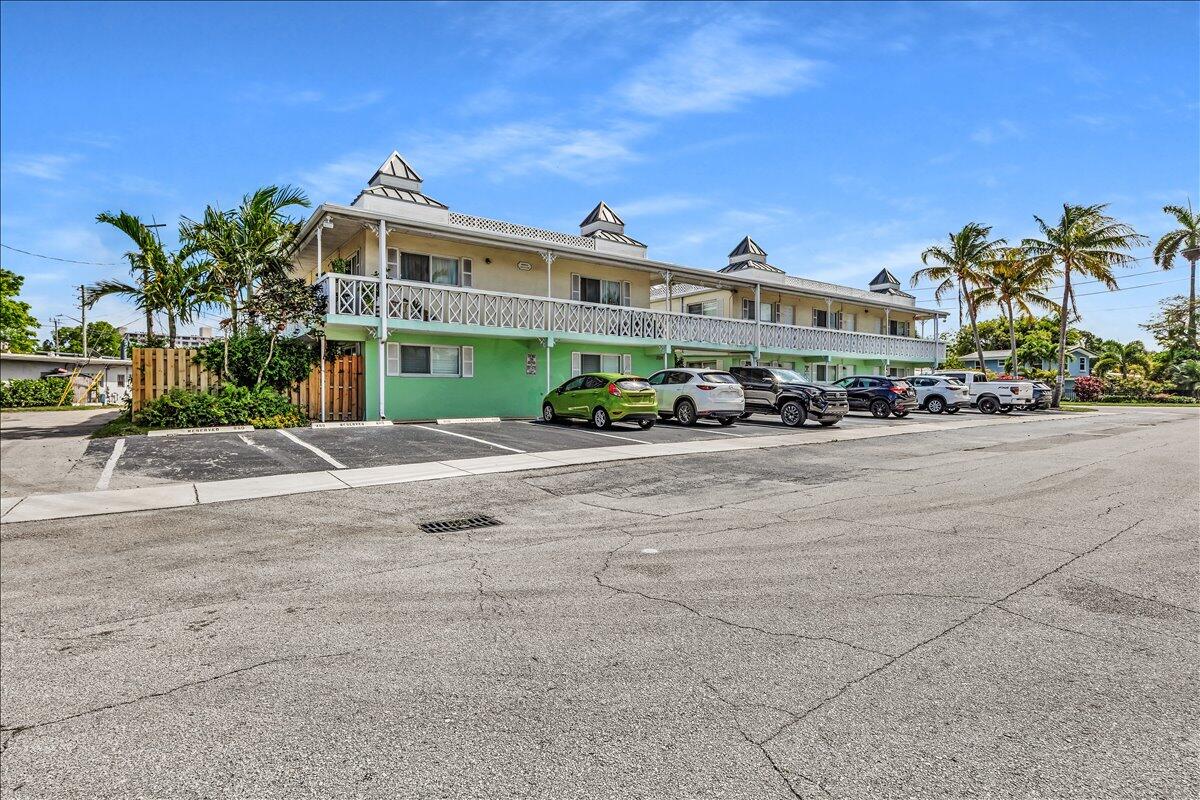 MARVILLA CONDOMINIUM - Residential