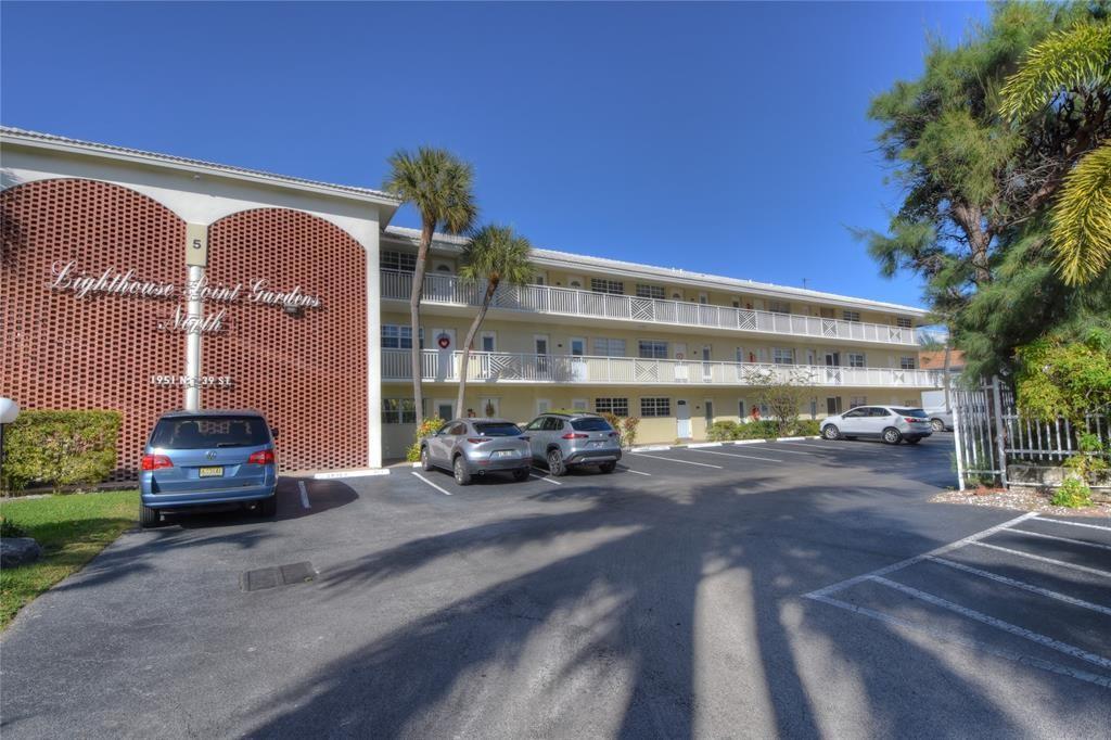 1951 NE 39th St 360