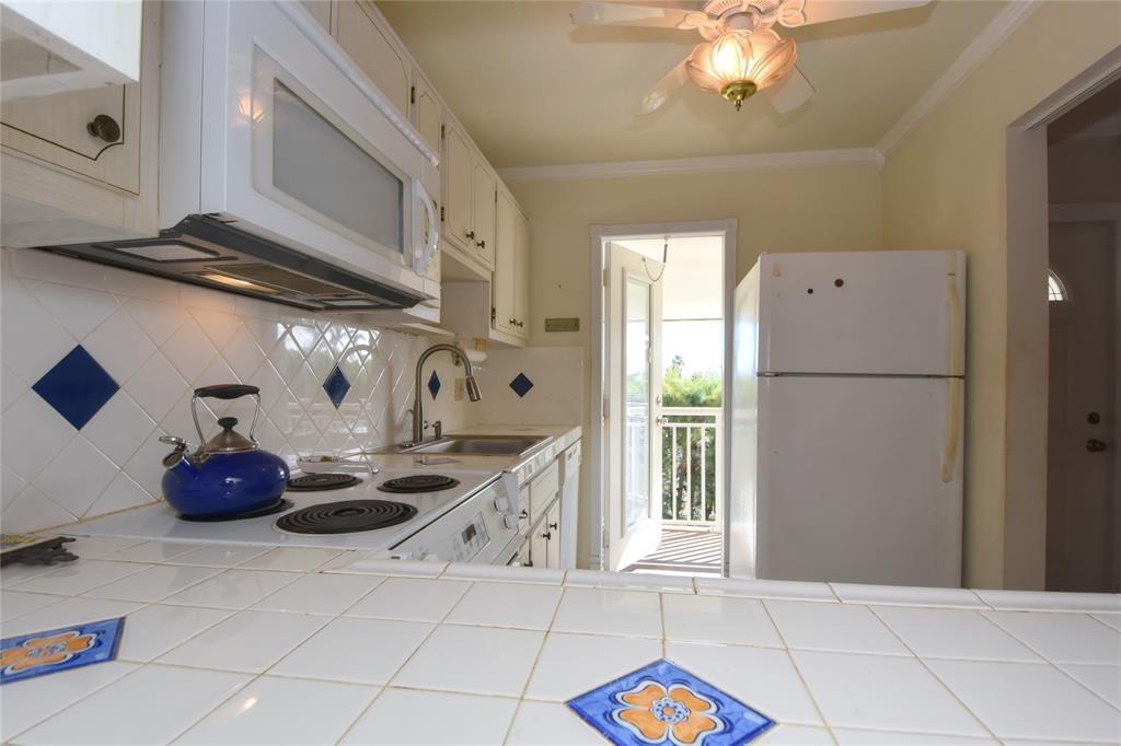 1951 NE 39th St 360