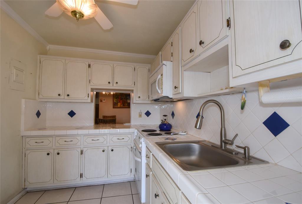 1951 NE 39th St 360