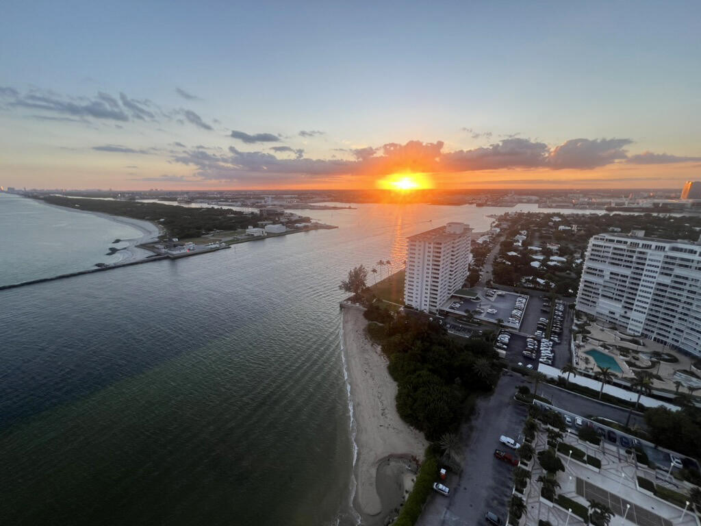 SKY HARBOUR EAST CONDO - Residential