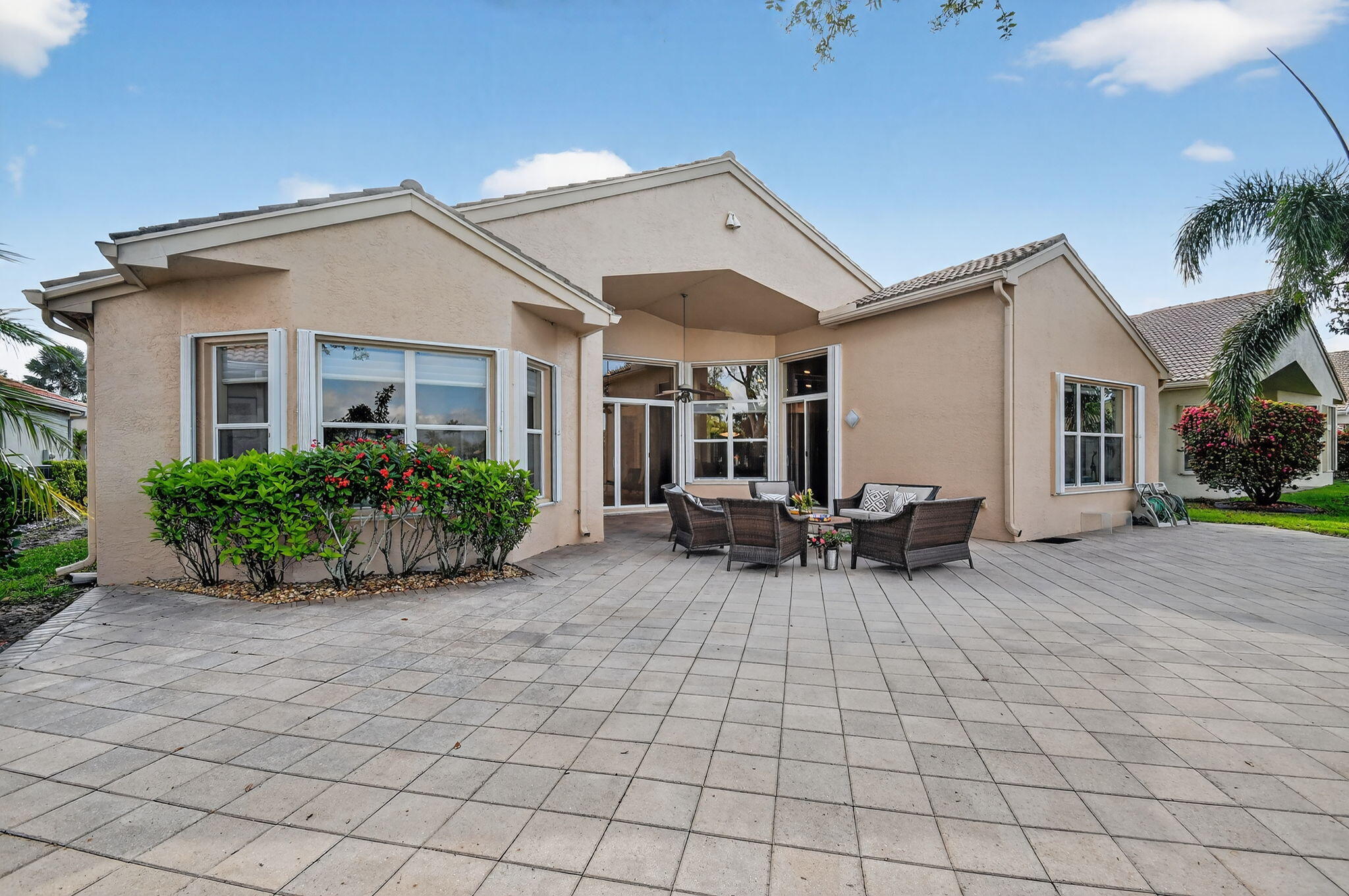 VALENCIA PALMS 1 - Residential