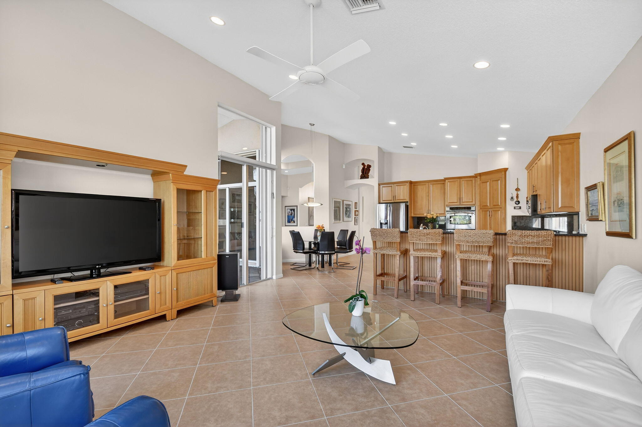 VALENCIA PALMS 1 - Residential