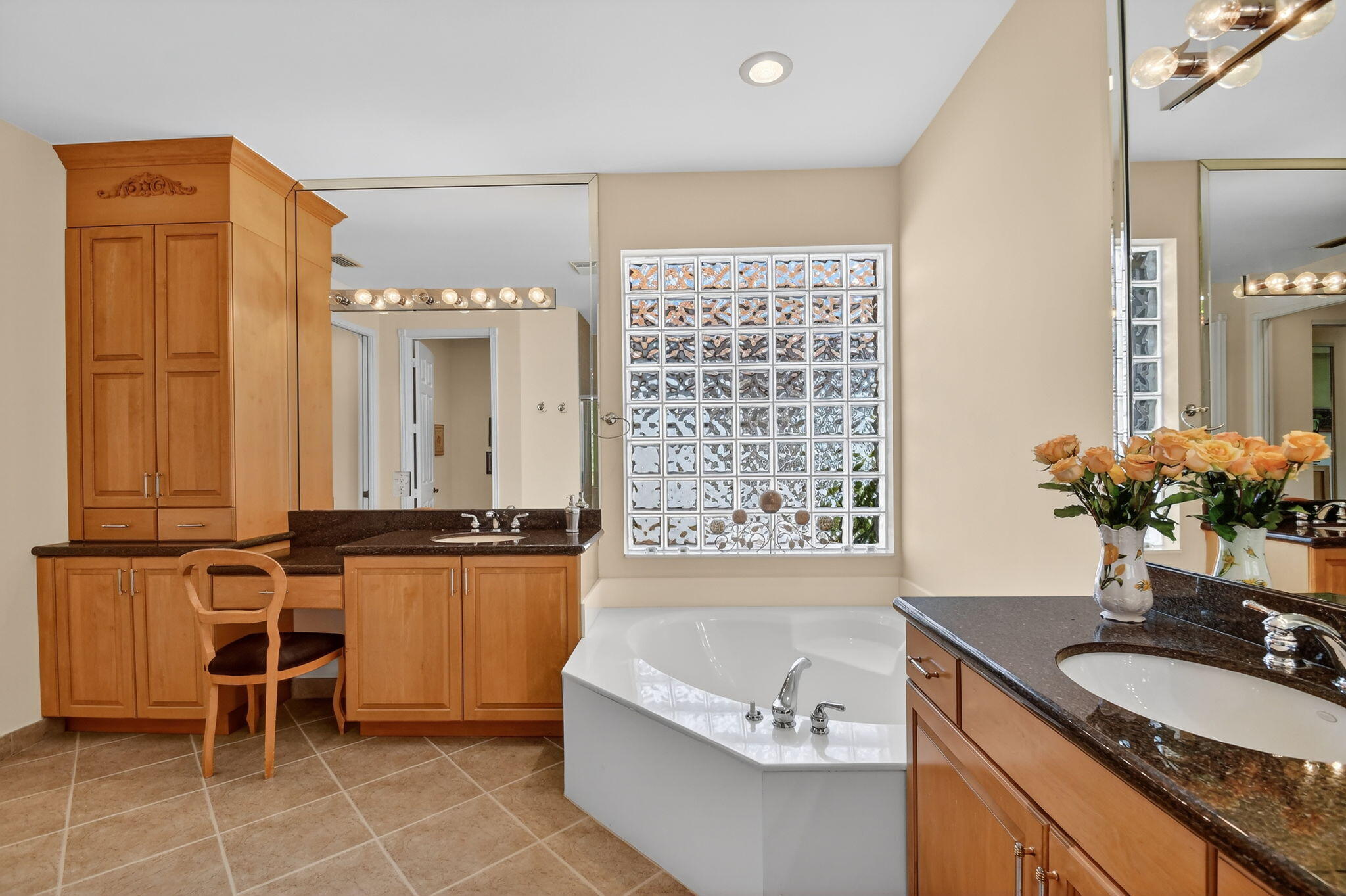 VALENCIA PALMS 1 - Residential