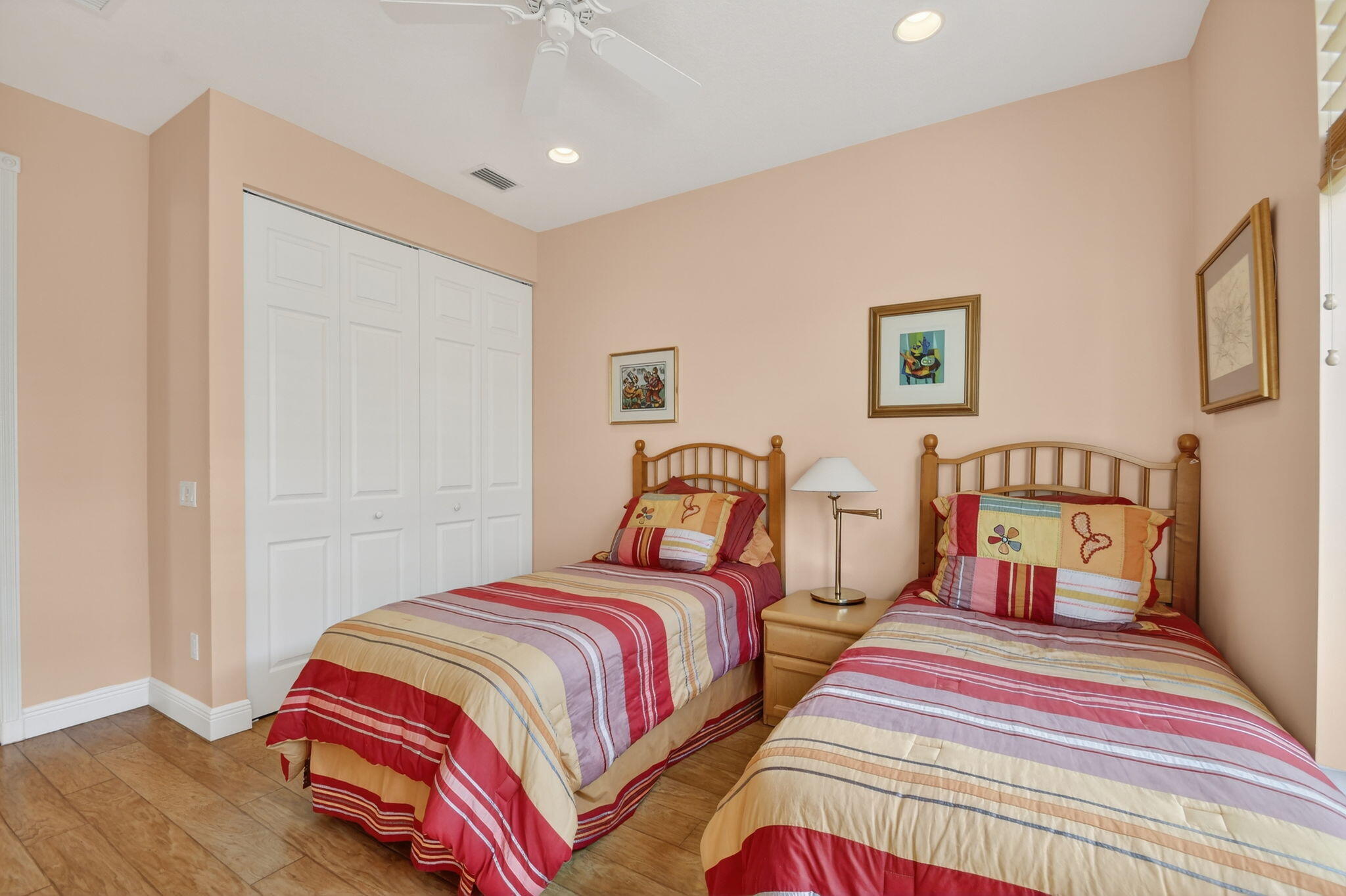 VALENCIA PALMS 1 - Residential