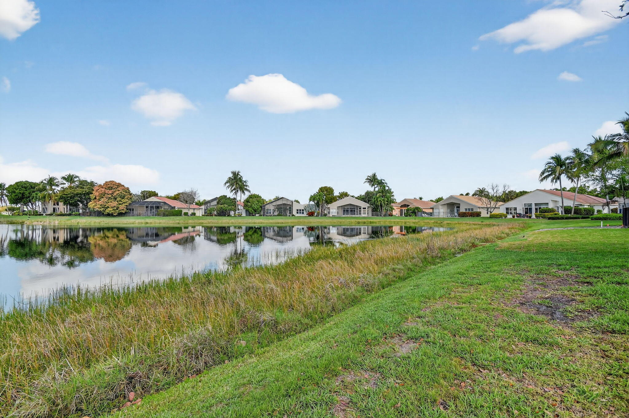 VALENCIA PALMS 1 - Residential