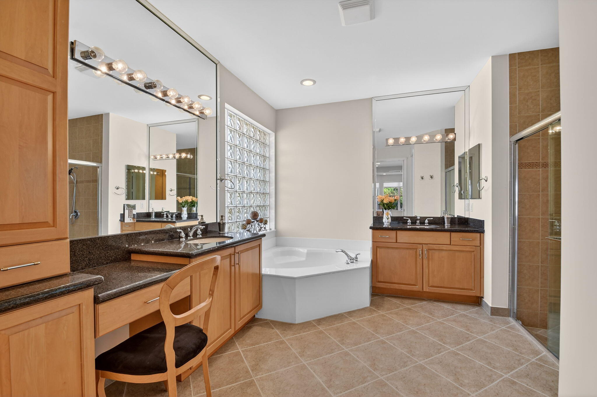 VALENCIA PALMS 1 - Residential