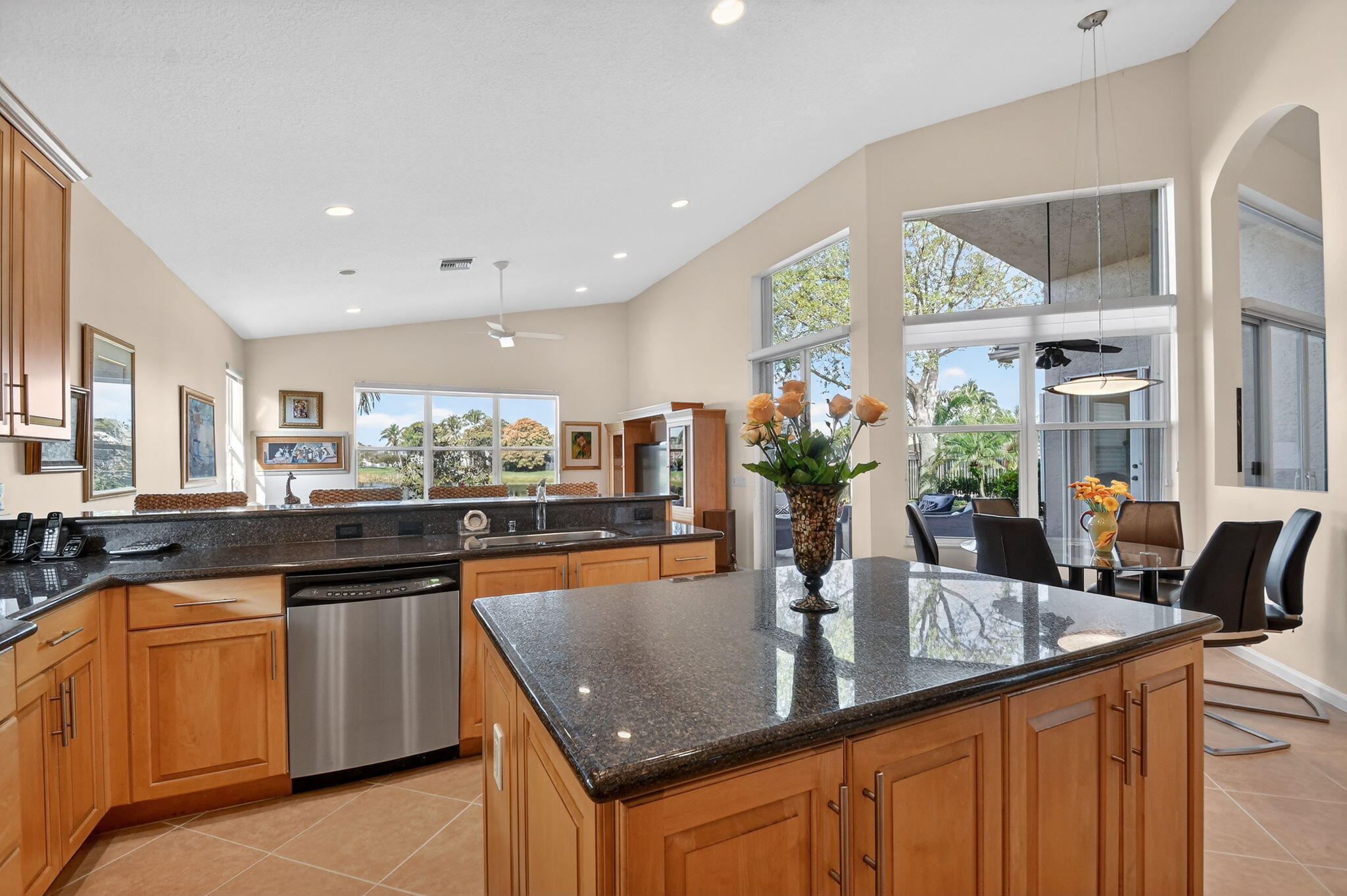 VALENCIA PALMS 1 - Residential