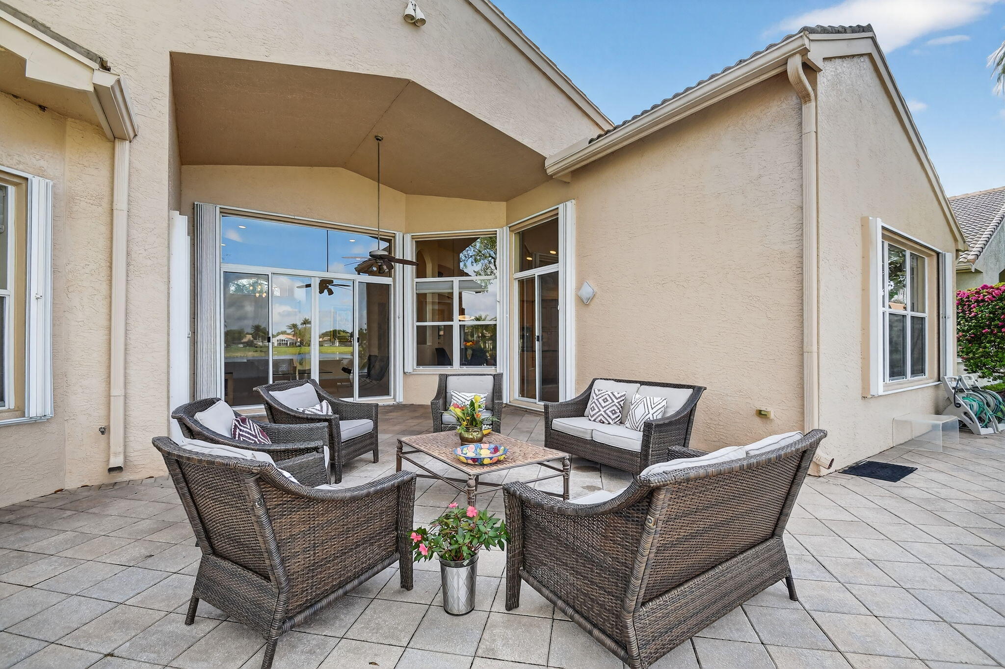 VALENCIA PALMS 1 - Residential