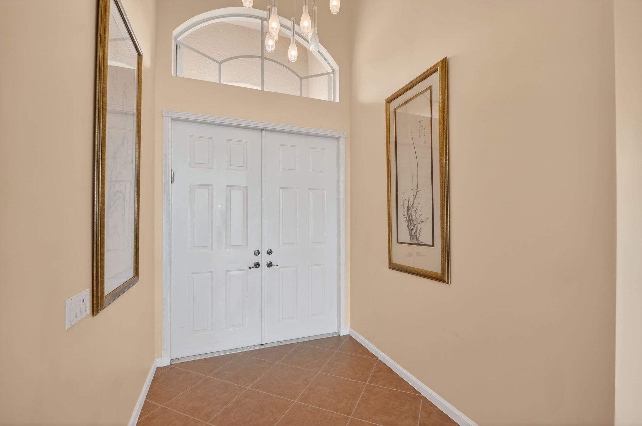 VALENCIA PALMS 1 - Residential