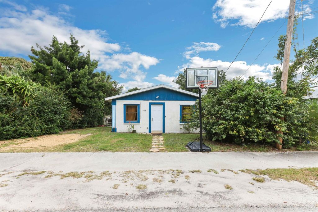 Photo of 8493 SE Date Street, Hobe Sound, FL 33455 (MLS # R10946395)