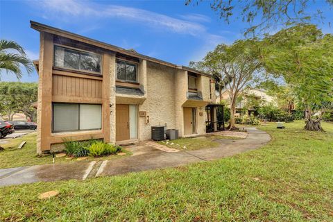 26 Wimbledon Lake 248 Plantation FL 33324