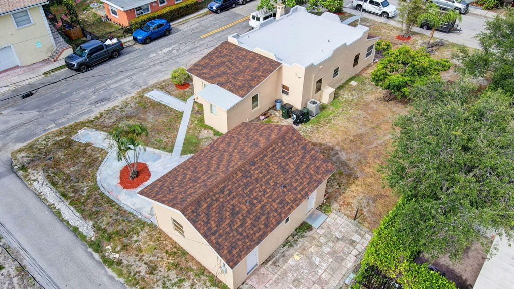 Photo of 701 S J Street, Lake Worth Beach, FL 33460 (MLS # R11095583)