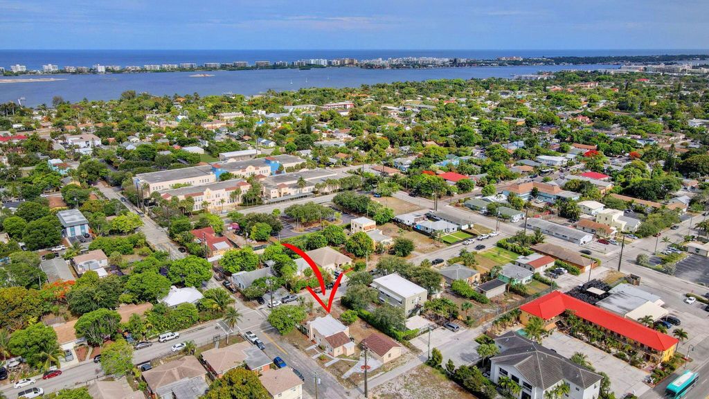 Photo of 701 S J Street, Lake Worth Beach, FL 33460 (MLS # R11095583)