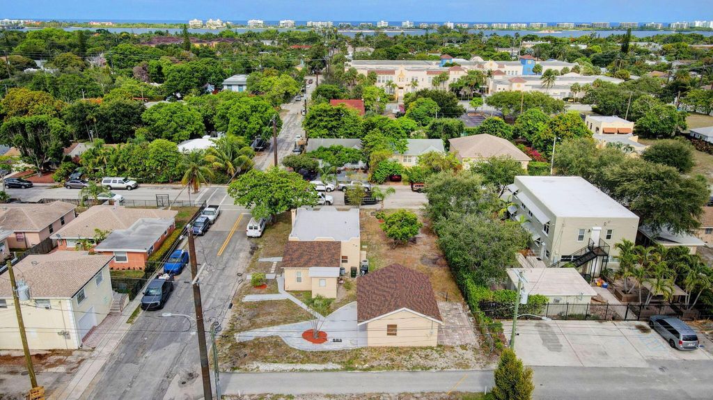 Photo of 701 S J Street, Lake Worth Beach, FL 33460 (MLS # R11095583)
