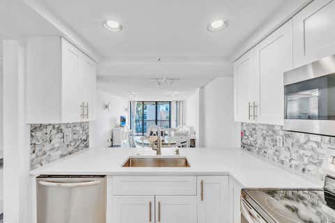 Tiny photo for 17 Royal Palm Way #3010, Boca Raton, FL 33432 (MLS # B26030466)