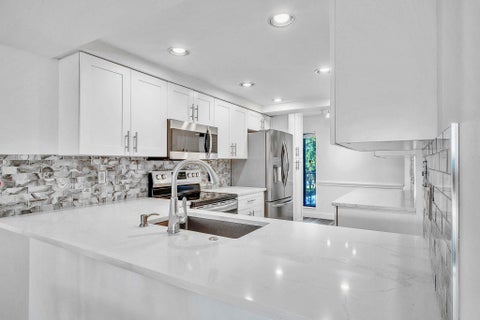 Tiny photo for 17 Royal Palm Way #3010, Boca Raton, FL 33432 (MLS # B26030466)