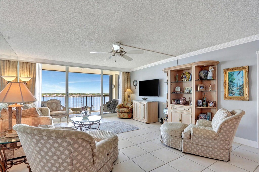 Photo of 132 Lakeshore Dr #819, North Palm Beach, FL 33408 (MLS # R10992822)