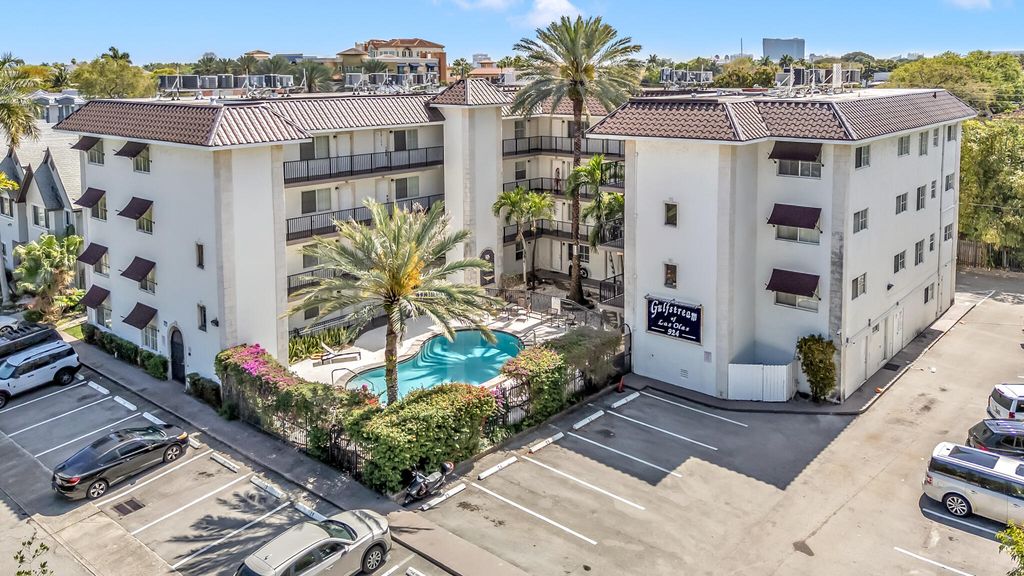 Photo of 924 SE 2nd Street #32, Fort Lauderdale, FL 33301 (MLS # B26020090)