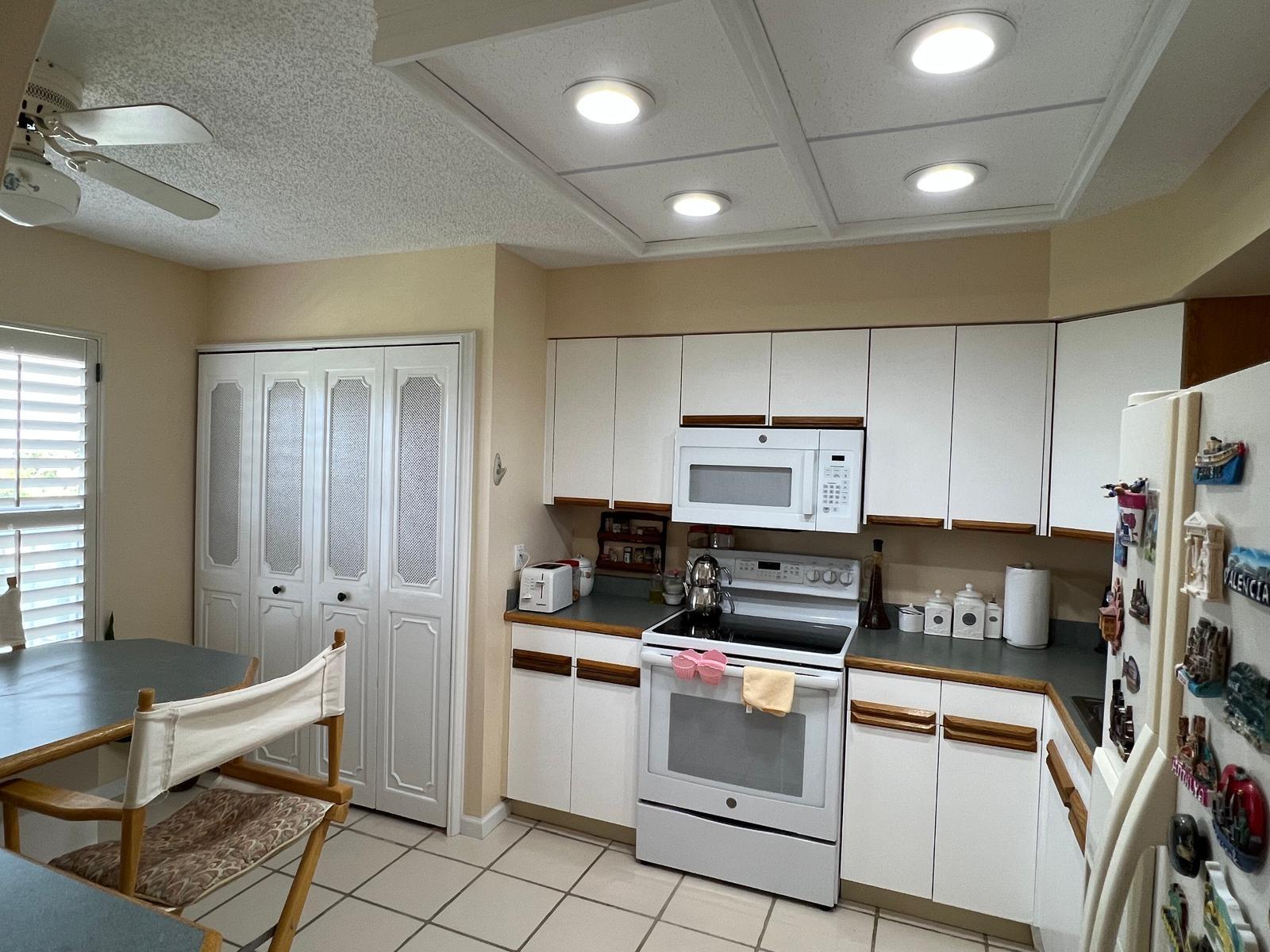 WATERS EDGE TOWERS CONDO - Residential