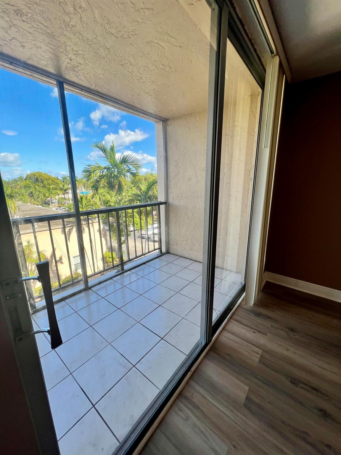 DESOTO PARK NORTH CONDO - Residential Lease