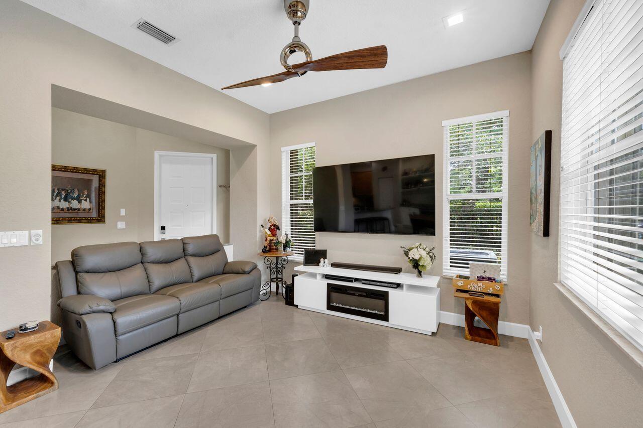 HERON BAY SOUTH - Residential