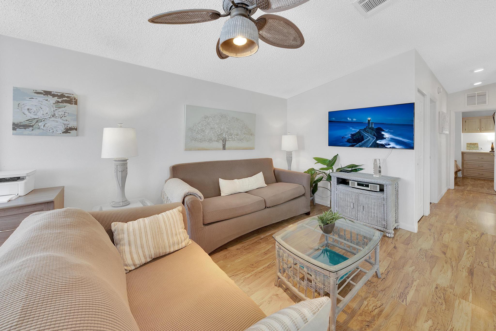 10725 S Ocean Drive 276, Jensen Beach, FL, 34957/$350,000 4 10725 S Ocean Drive 276