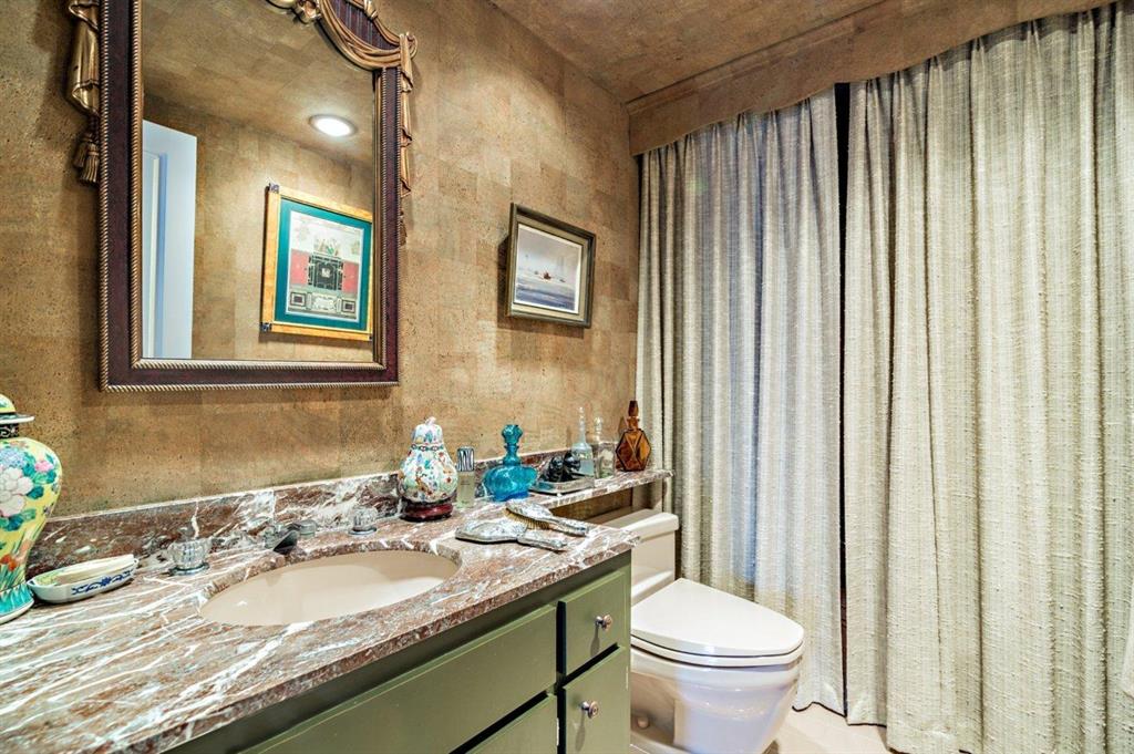 WINTHROP HOUSE COND DECL. - Residential