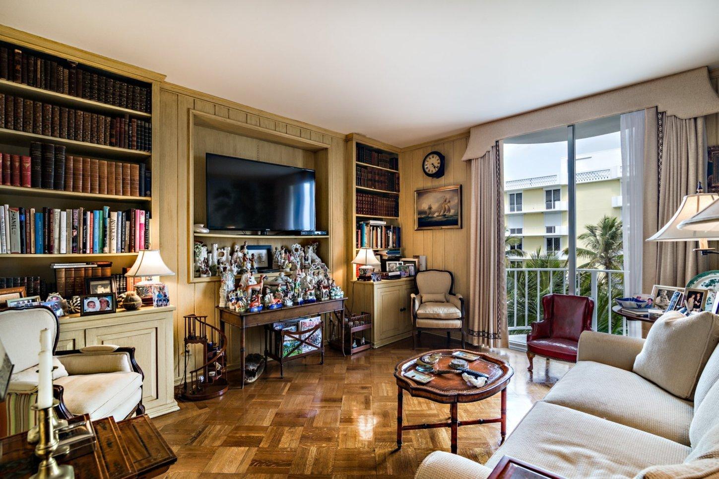 WINTHROP HOUSE COND DECL. IN - Residential