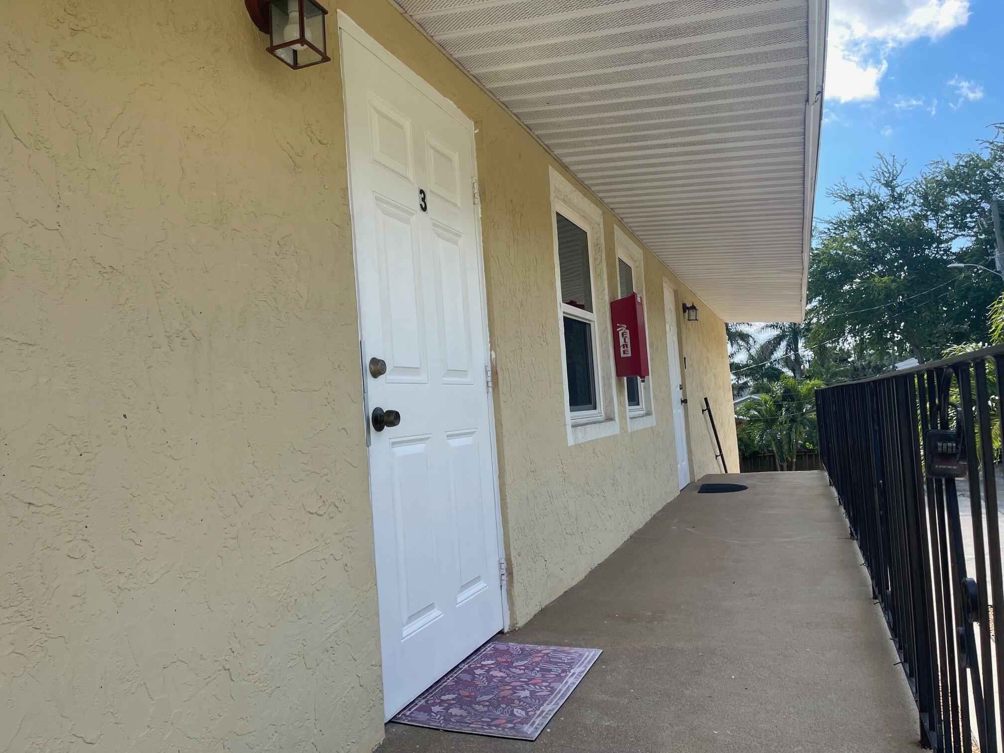 Palm Beach Hgts Add - Residential Lease