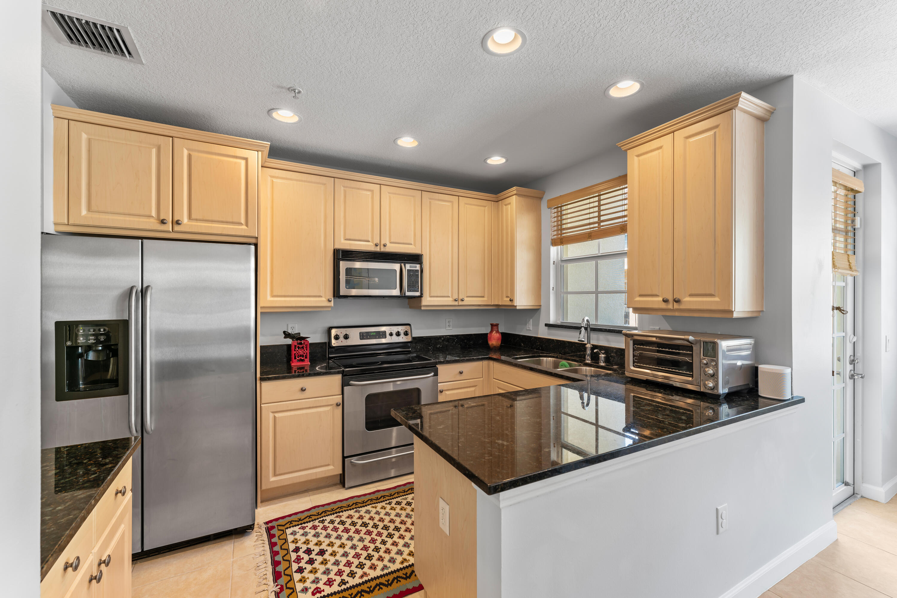 HARBOUR OAKS - Residential