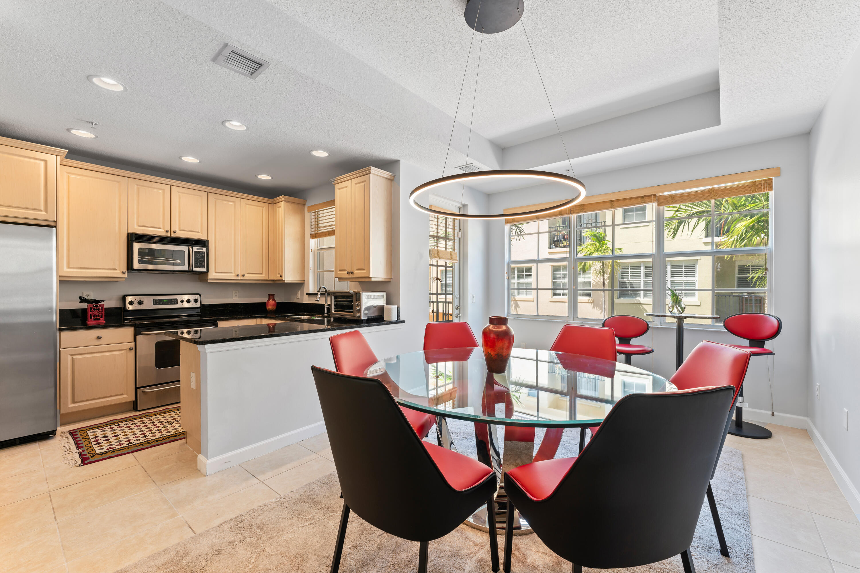 HARBOUR OAKS - Residential