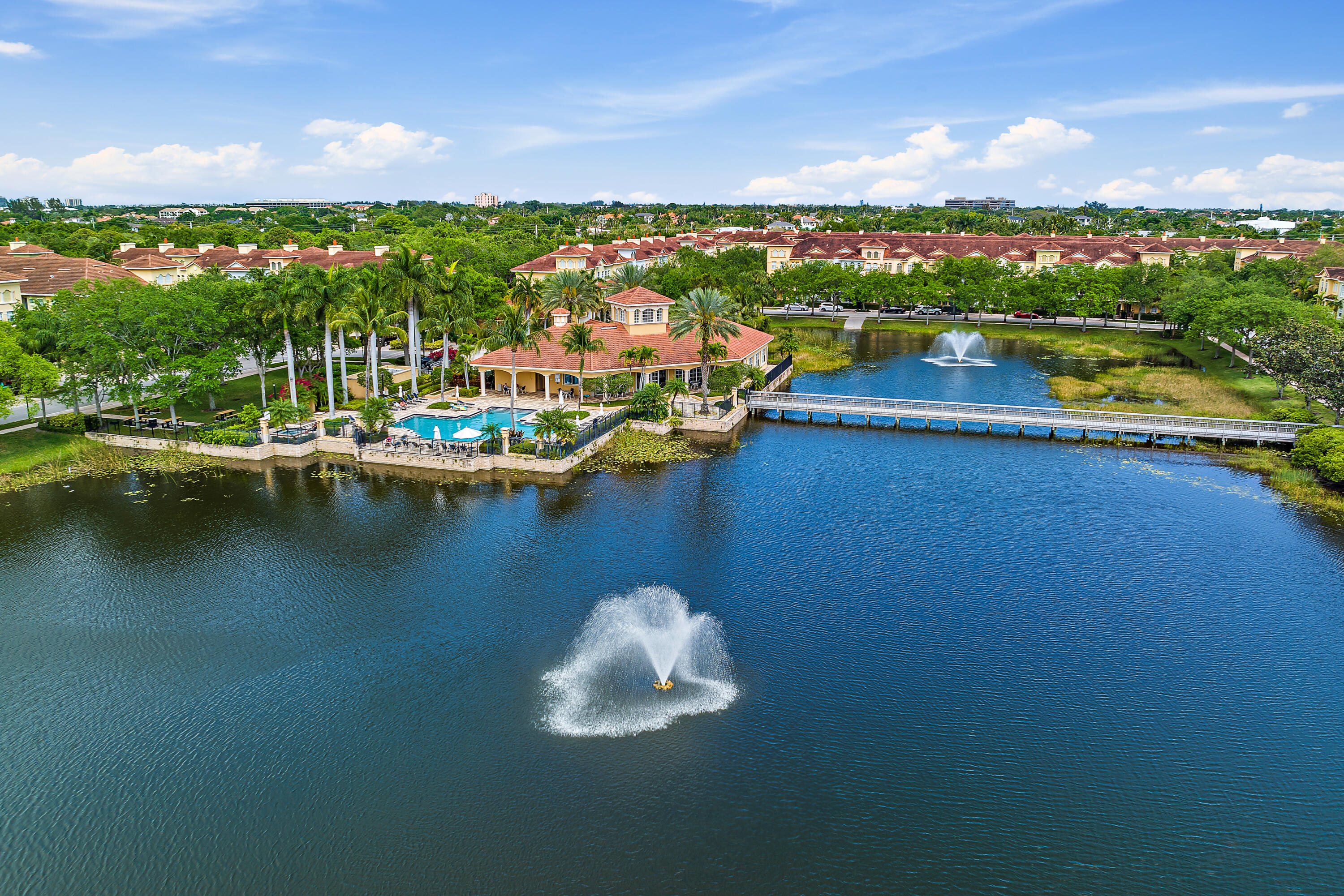 HARBOUR OAKS - Residential