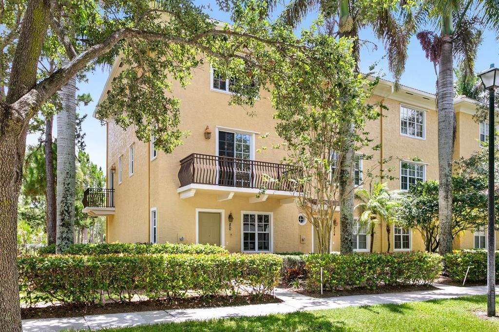 Photo of 802 University Boulevard, Jupiter, FL 33458 (MLS # R10738557)