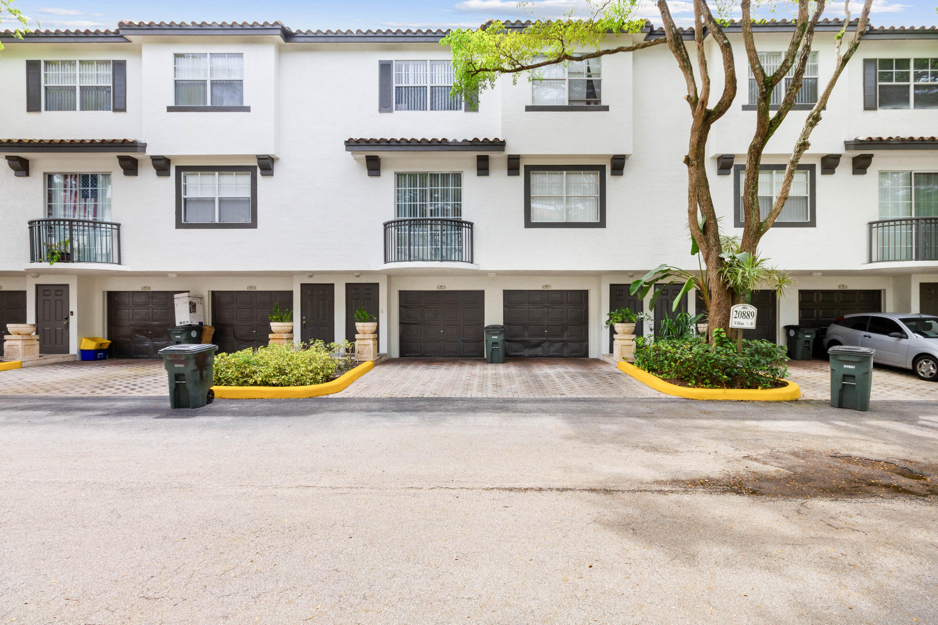 FAST, EZ RENTAL, NO HOA! Modern 2 bedrooms 2 full bathrooms townhomes in a prime location near Town Center Mall.Enjoy remodeled interiors, walk-in closets, in-unit laundry, balcony, garage, pool, and scenic pond views!! Pet-friendly, close to I-95 & Turnpike, and perfect for those who love convenience and comfort! I I also have 3 bedrooms, 1-bedroom townhomes available in the same community plus commercial space for rent. CALL NOW!!!