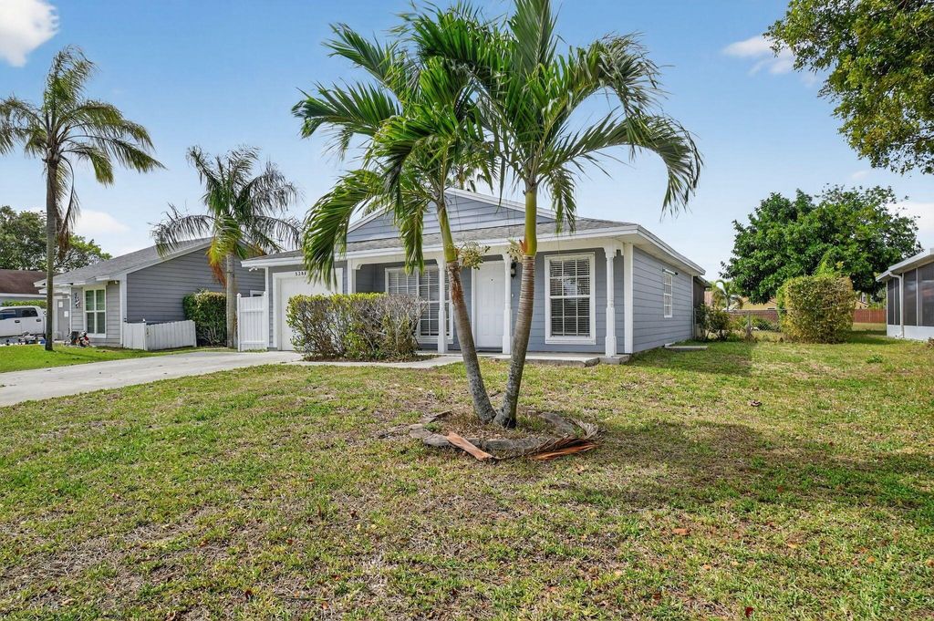 Photo of 5384 Courtney Circle, Boynton Beach, FL 33472 (MLS # R11169123)
