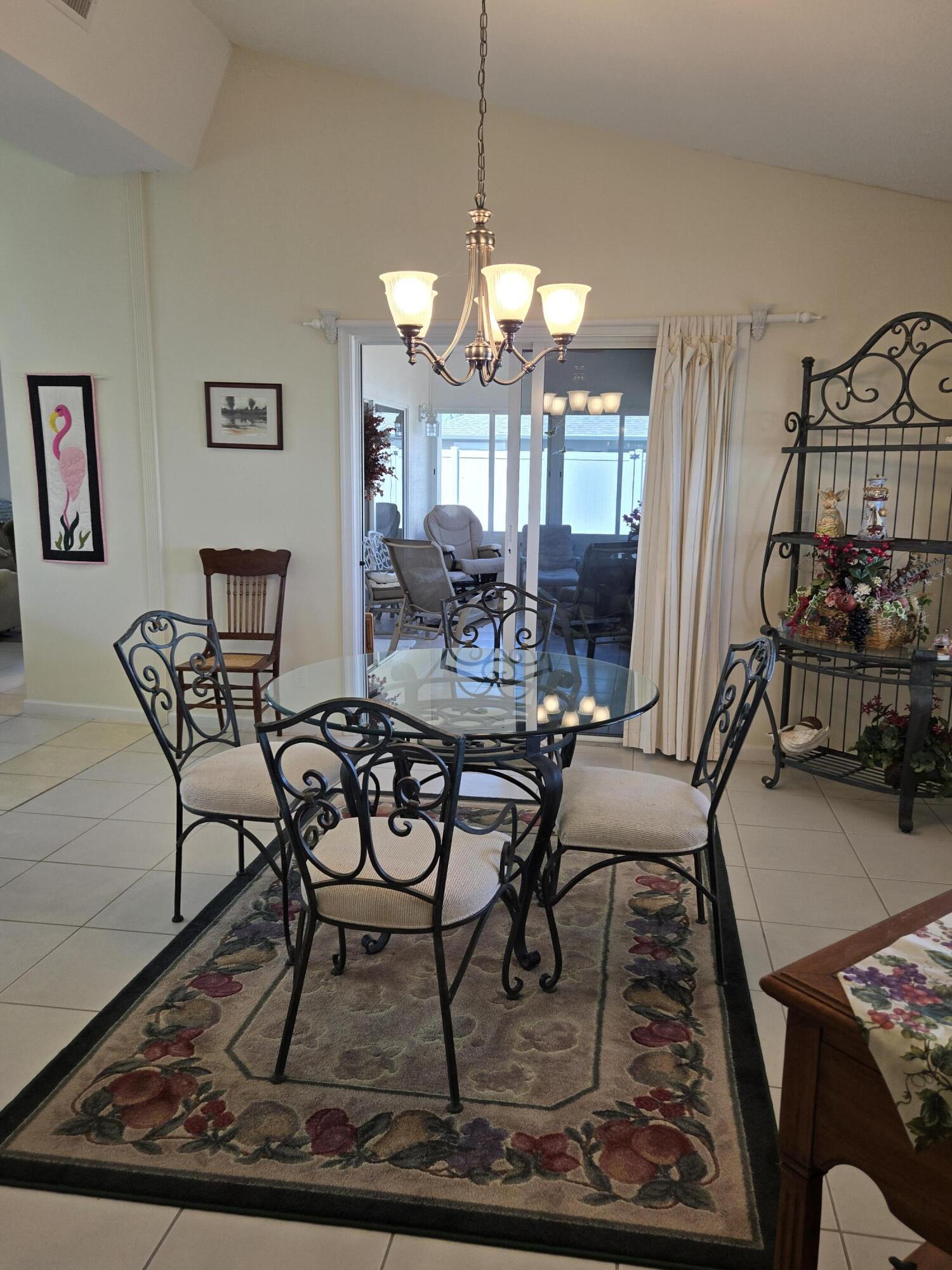 PALM VILLAGE RANCH - Residential