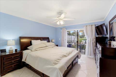 Tiny photo for 970 SW 111th Way, Davie, FL 33324 (MLS # B26037080)