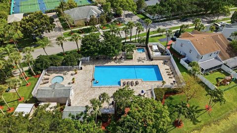 Tiny photo for 970 SW 111th Way, Davie, FL 33324 (MLS # B26037080)