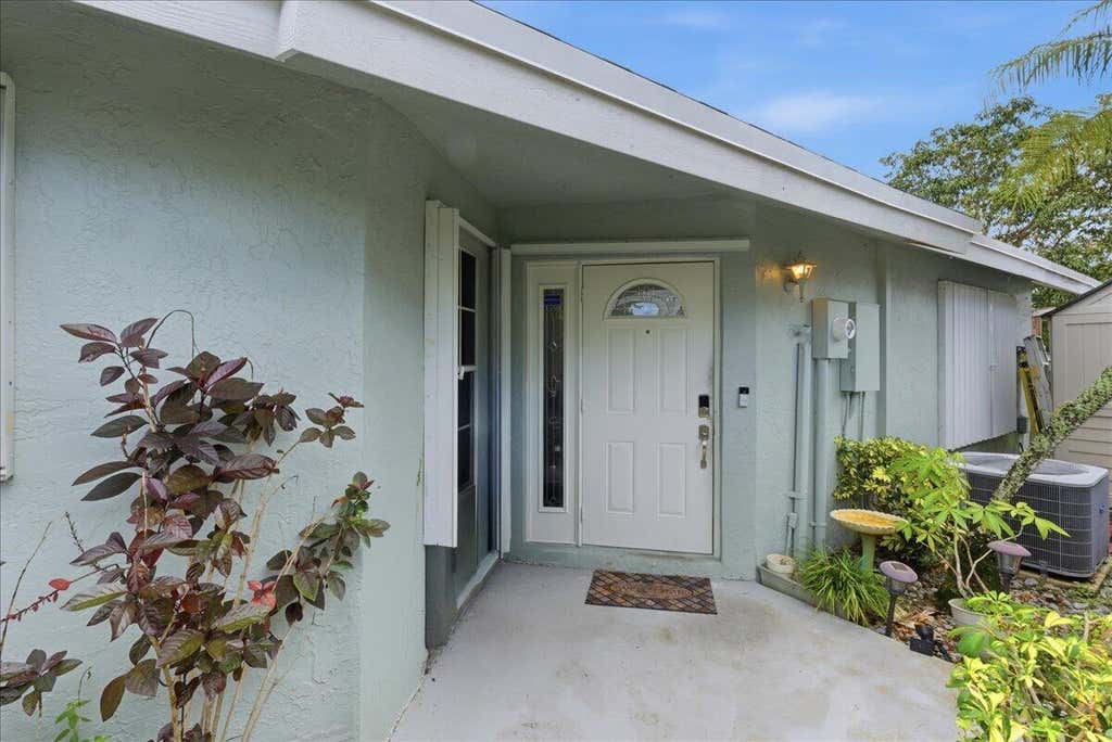 Photo of 970 SW 111th Way, Davie, FL 33324 (MLS # B26037080)