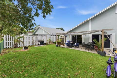 Tiny photo for 970 SW 111th Way, Davie, FL 33324 (MLS # B26037080)