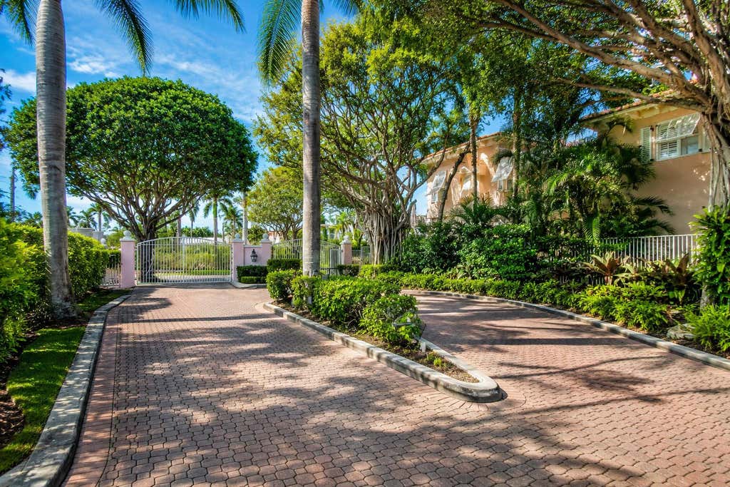 Photo of 790 Andrews Avenue #C206, Delray Beach, FL 33483 (MLS # B26055140)