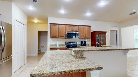 Single Family Residence in Port St Lucie FL 5299 Wisk Fern Circle Cir 6.jpg