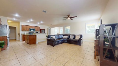 Single Family Residence in Port St Lucie FL 5299 Wisk Fern Circle Cir 9.jpg